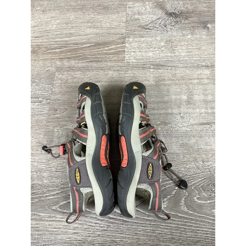 KEEN Womens Size 6 Newport H2 Grey Magnet Coral Pink Hiking Kayaking Sandals